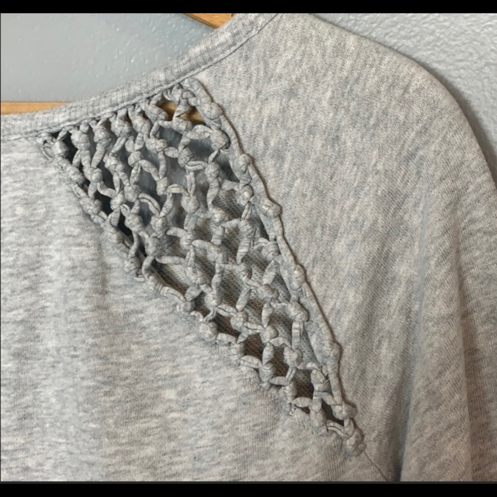 American Eagle gray sweatshirt with fringe. Size XL - Picture 3 of 4